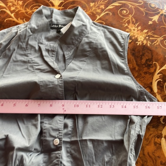 LIDA BADAY sz4 gray soft fitted sleeveless button down peplum top - Picture 3 of 5